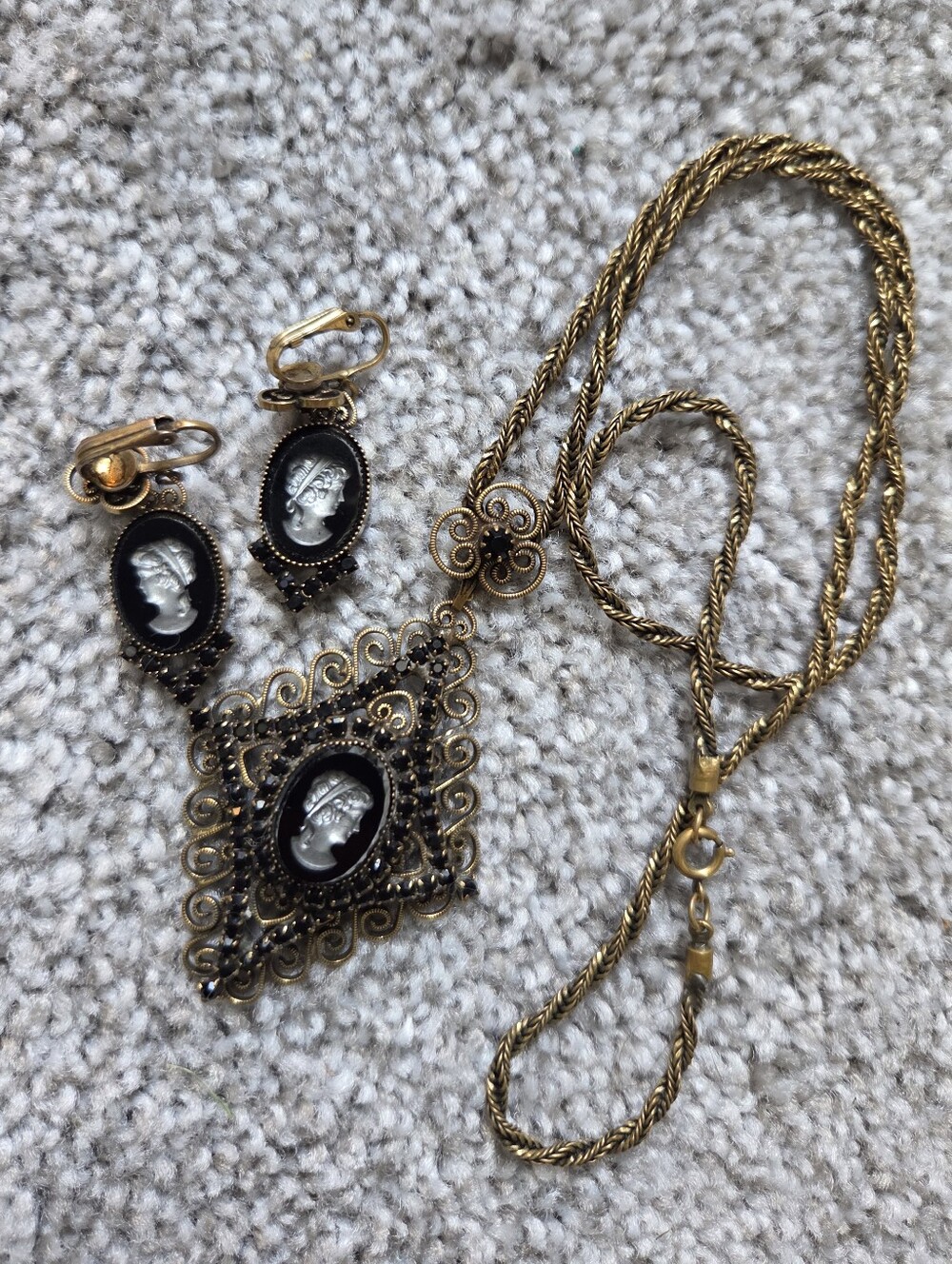 Vintage Cameo Necklace & Earrings Set